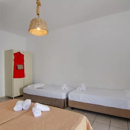 Marias * Chora (Ios)