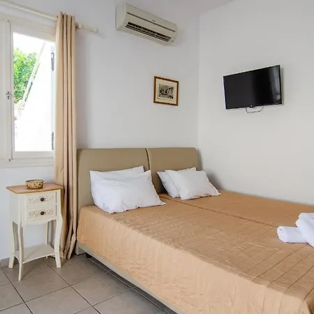 Marias イオス島 チョーラ